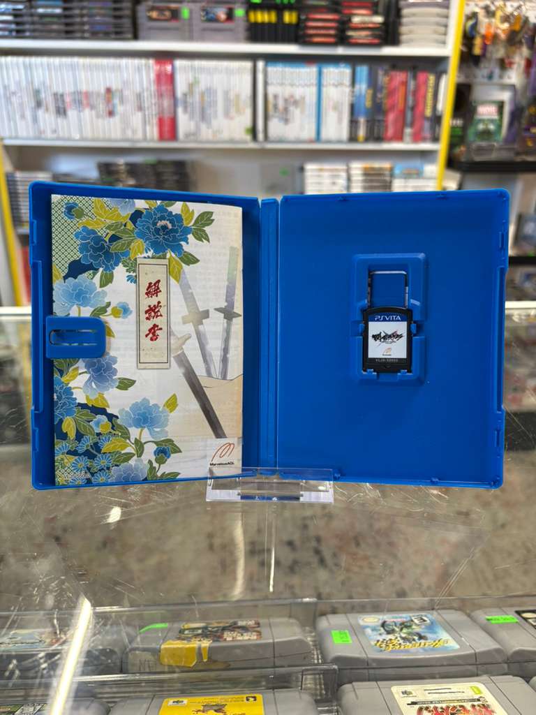 Senran Kagura: Shinovi Versus - PlayStation Vita (Import)