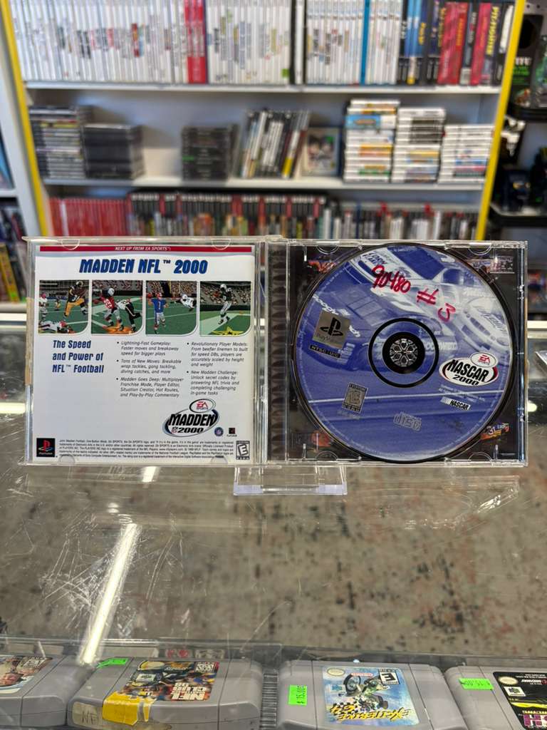 NASCAR 2000 - PlayStation