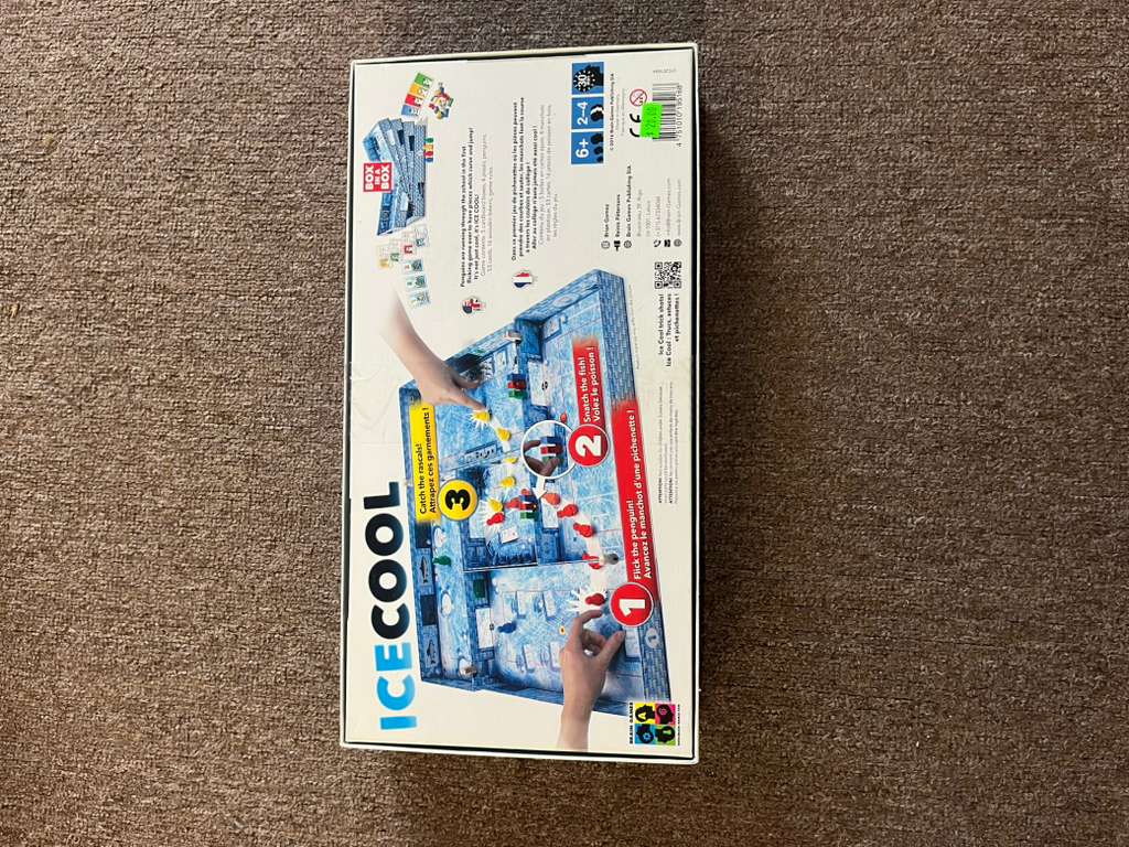 Ice Cool – The Flicking Dexterity Game - Board Game